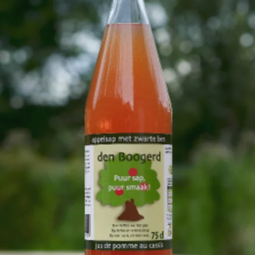 Jus de pomme au cassis